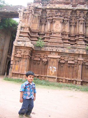 having fun in AzhagarKovil temple