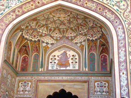 intricate-workmanship-on-the-ganesh-pole-amer-fort