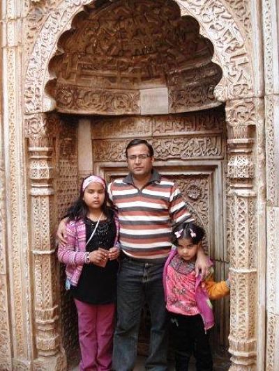  Tomb of Iltutmish - carving inside wall
