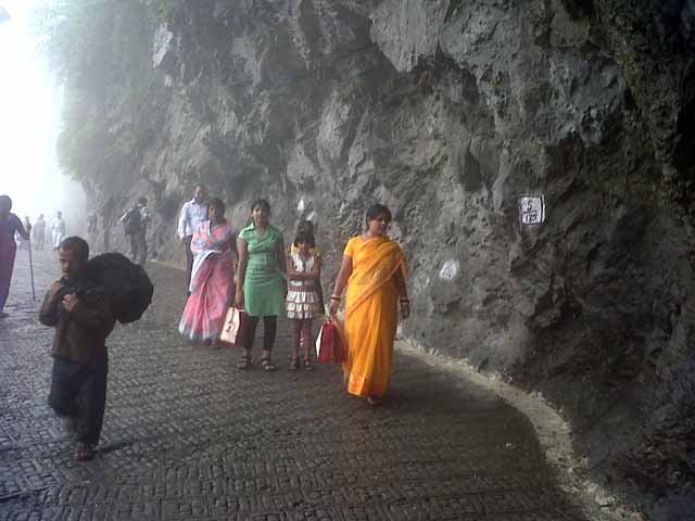 मेरी पत्नी, लड़की एवं अन्य