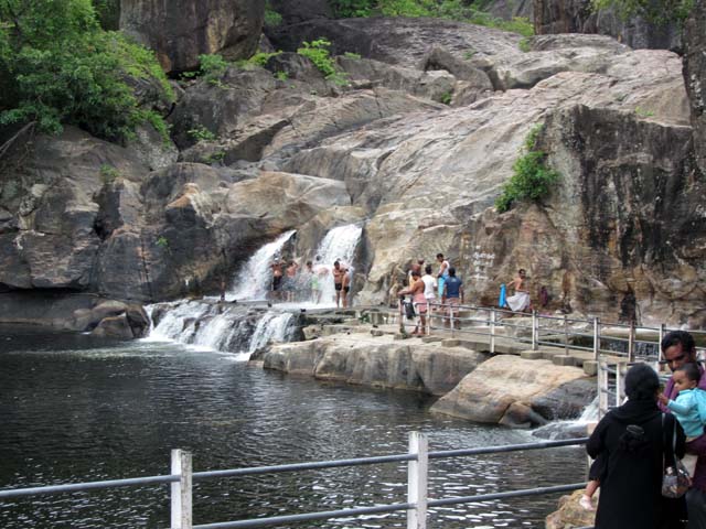 Manimuthar Waterfalls