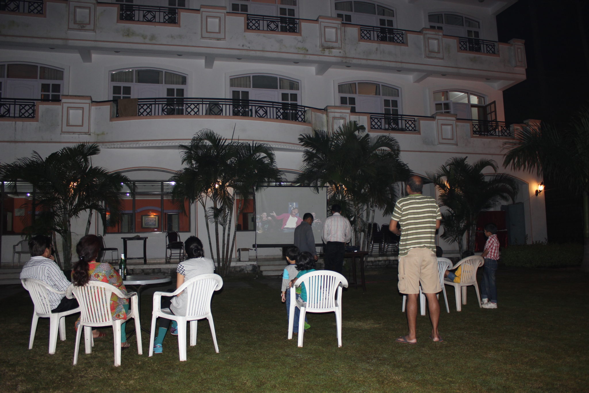 Golmaal 3 in the evening