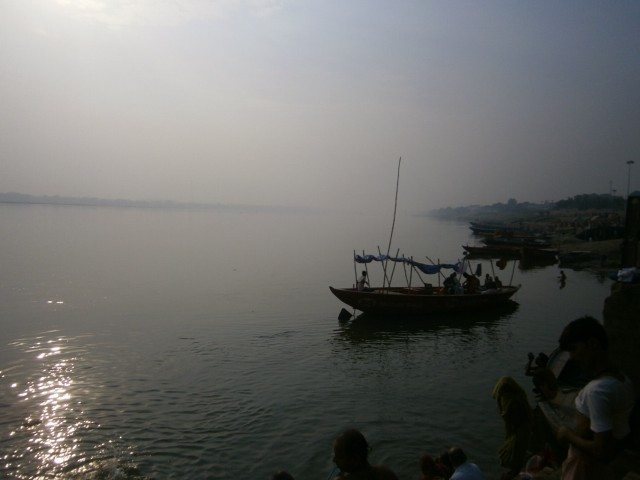 सुबह सुबह गंगा के प्रथम दर्शन 