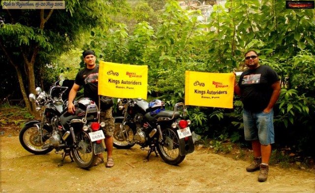 Ready to leave for sight seeing in Mount Abu - Our sponsor - Kings Auto