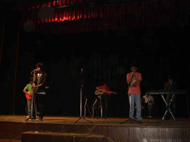 Missing Links at IIT Delhi