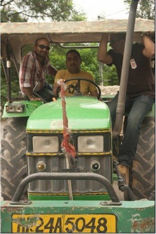 बिलासपुर मे ट्रेक्टर की सवारी करते हुए।
