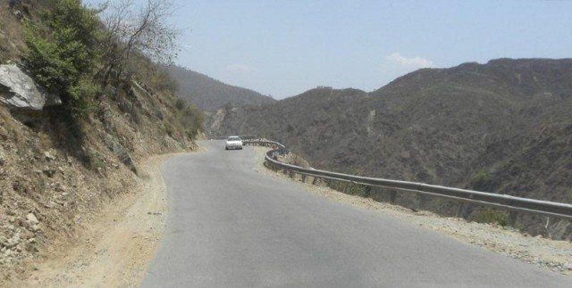 Road towards Srinagar 