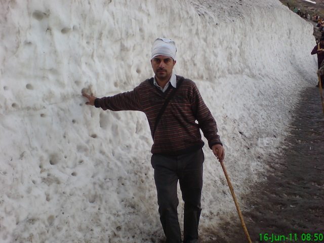 कुछ तस्वीरें ग्लेशियर से निक्लने की