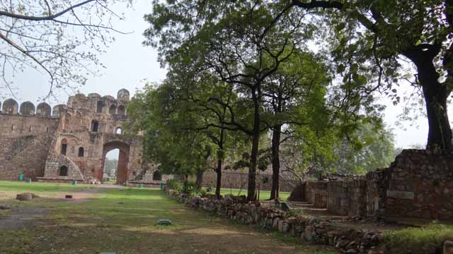 Lal Darwaza