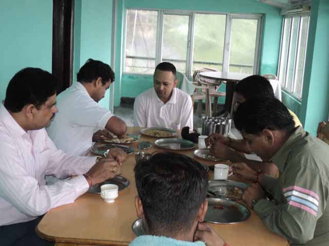 ऐसे मौसम मे घर जैसा नाश्ता (मजा आ गया )