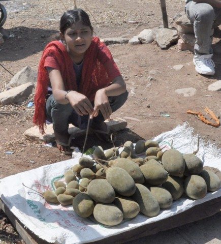 Imli Wali was not ready to bargain for the Mandu ki Imli. 