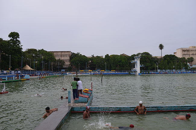 College Square - Swimming classess