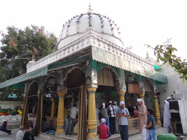 Hazrat Bakhtiyar Dargah