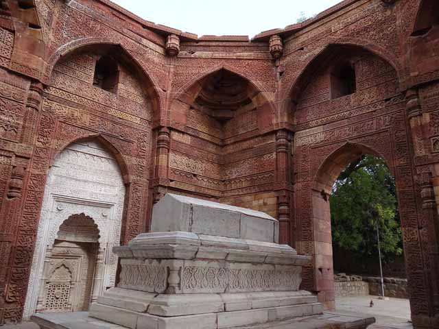 Iltutmish Tomb - Marble Mihrab, Squinch Arch & Incredible Inscriptions