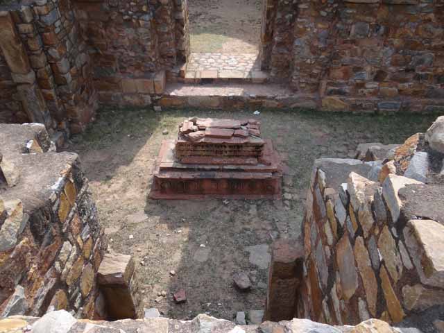 Khan Shahid Grave - Balban's Tomb