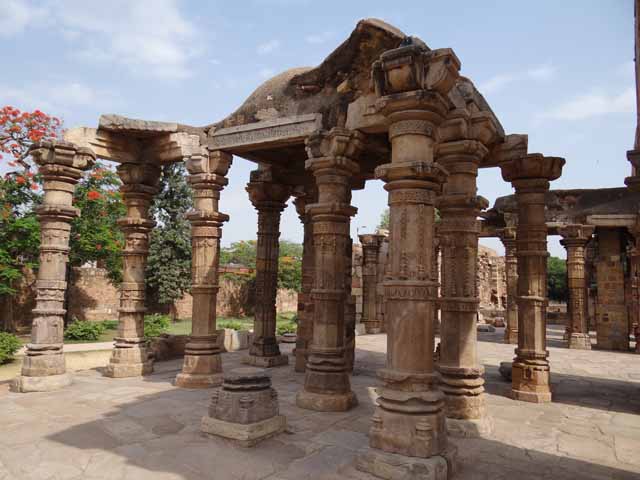 Quwwat-al-Islam - Prayer Hall