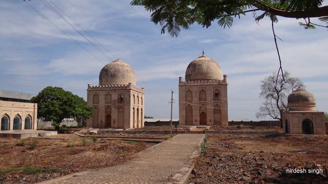 Tomb of Hazrat Sayyid-us-Sadat
