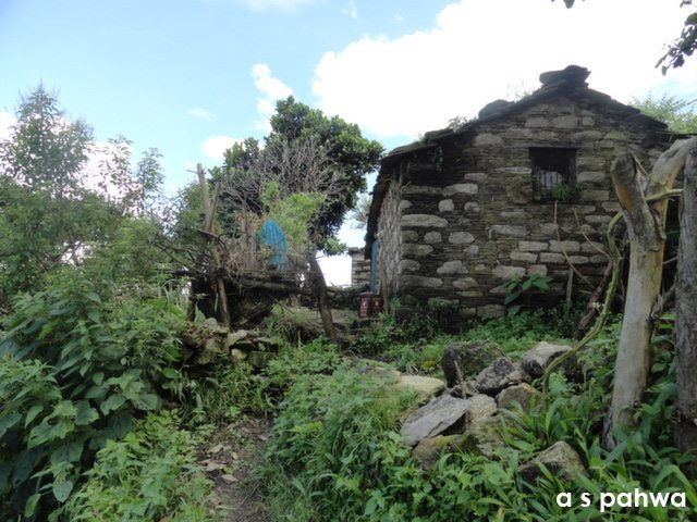 ये कोई मकान नही, एक घर है, तमाम विपरीत हालातों में भी...