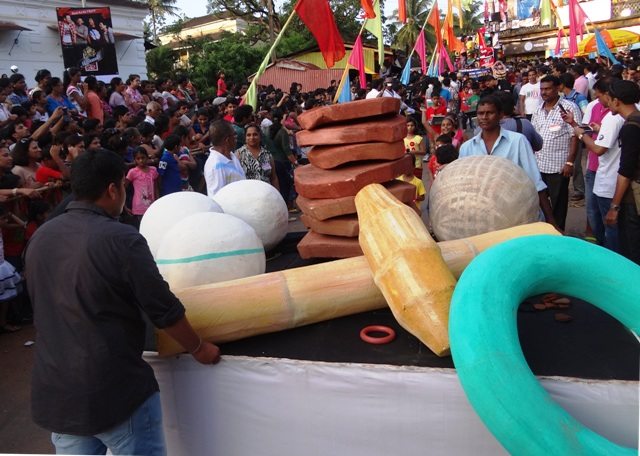 Float depicting the traditional games... Gilli Danda, Tennicoit, Pitthu