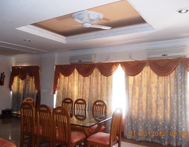 गेस्ट हाउस का भोजनकक्ष