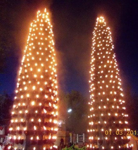 सारे दीपक जलते हुए