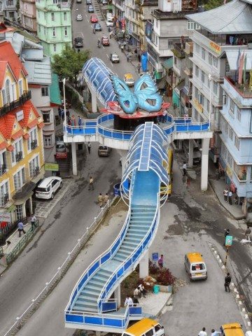 Beautiful sub-way near rope way