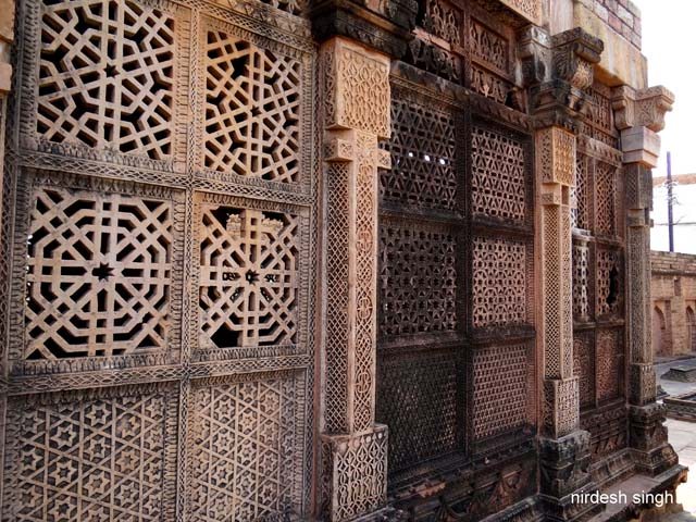 Nizamuddin Mazar - Amazing Geometric Patterns on Jaali Screens