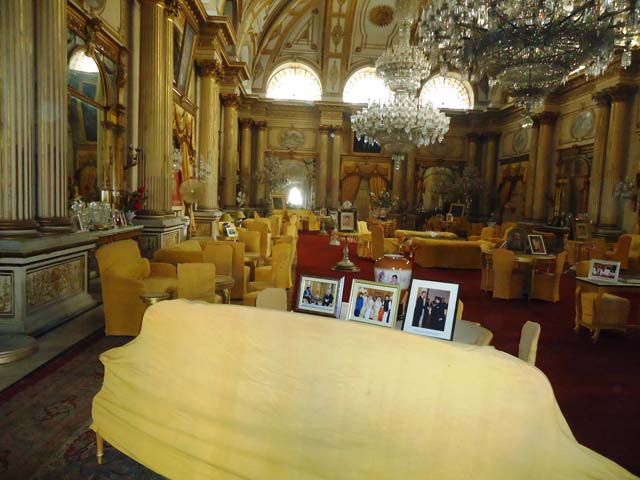 वैभव का प्रतीक दरबारे हाल 