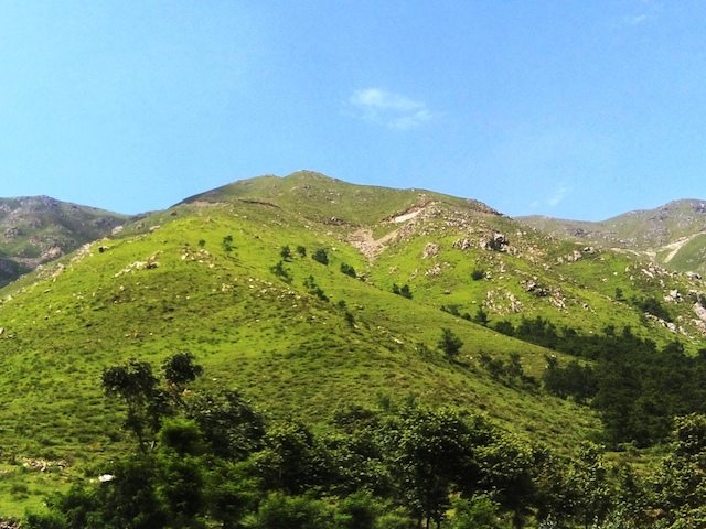 जवाहर सुरंग के आस पास के पहाड़ों का नजारा