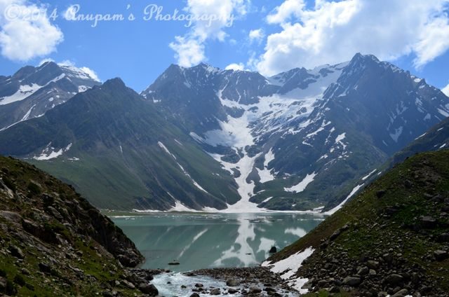 Magnificent Sheshnag Lake