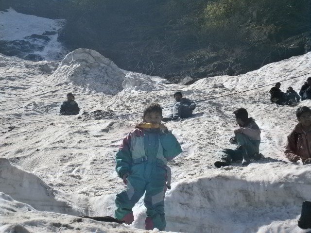 रोहतांग की कठीन राह…..बर्फीले पहाड़ और प्राकृतिक सौन्दर्य से भरपूर सोलांग घाटी (भाग- 2)