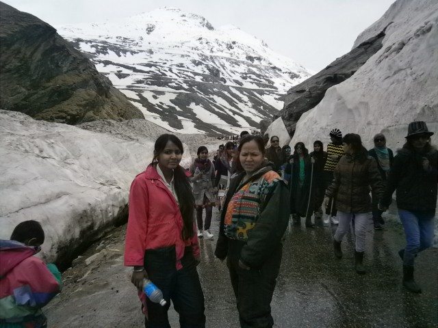 बर्फ की दीवारें, मंज़िल अब दूर नहीं 