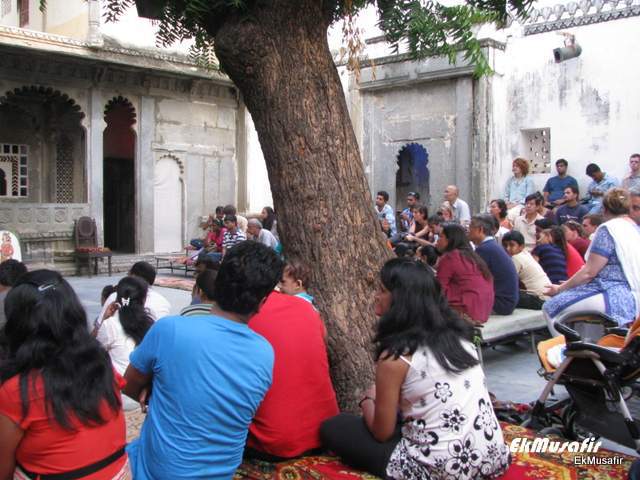 The audience enjoying 'Dharohar' at 'Bagore ki Haveli'.