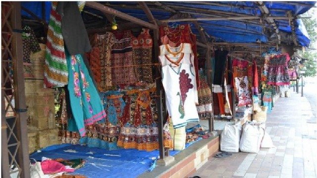 Shop at Law Garden day time