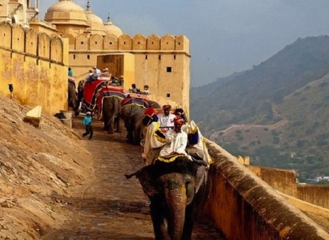 Entering Amer Fort