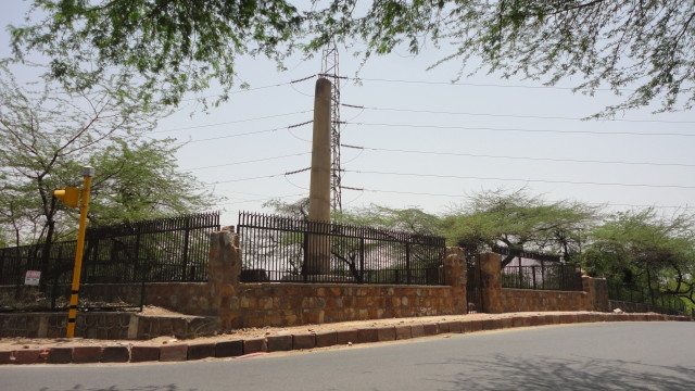 Ashokan Lat near Hindu Rao Hospital, Delhi