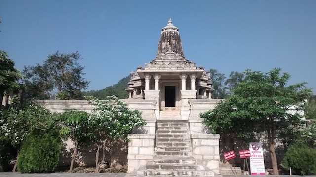 पास में ही सूर्य मंदिर 