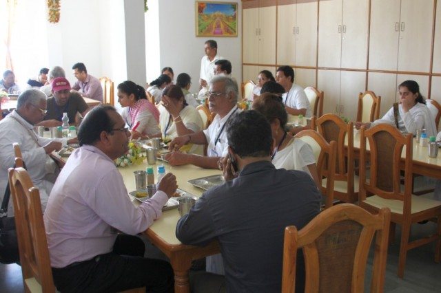 डाइनिंग हॉल