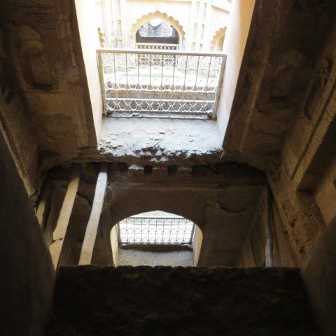 दूसरी मंजिल से मुख्य प्रवेश द्वार 