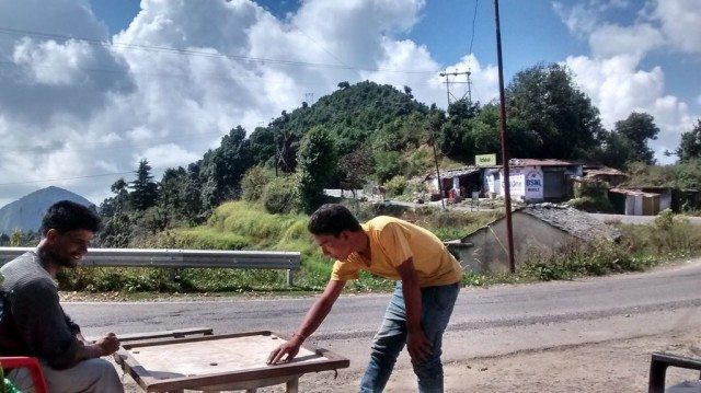 पर्वतों में लगती बाजी