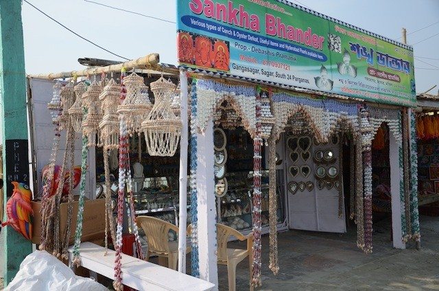 A shop only for bivalve mollusk, cockles etc