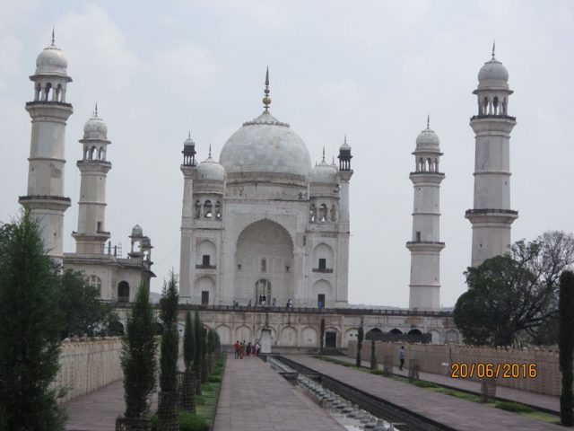 बीवी का मकबरा उर्फ़ मिनी ताजमहल